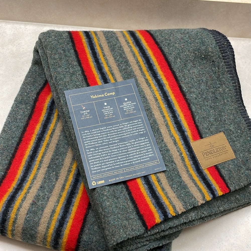 Pendleton Yakima Camp Blanket - Picture 6 of 6